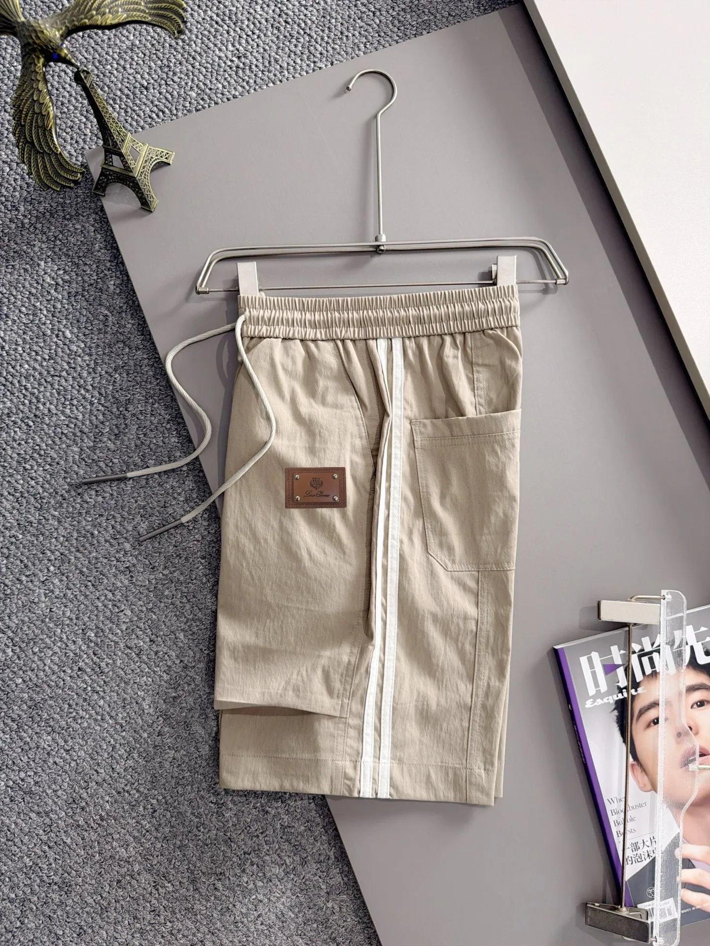 LP 2036 Spring/Summer New Arrival elastic band casual shorts, counter-customized fabric Breathable, high comfort, impeccable details, brand element design concept, reflecting high quality. It feels delicate and soft! It presents a casual cut and the upper body shape is great! Sizes:S-2XL